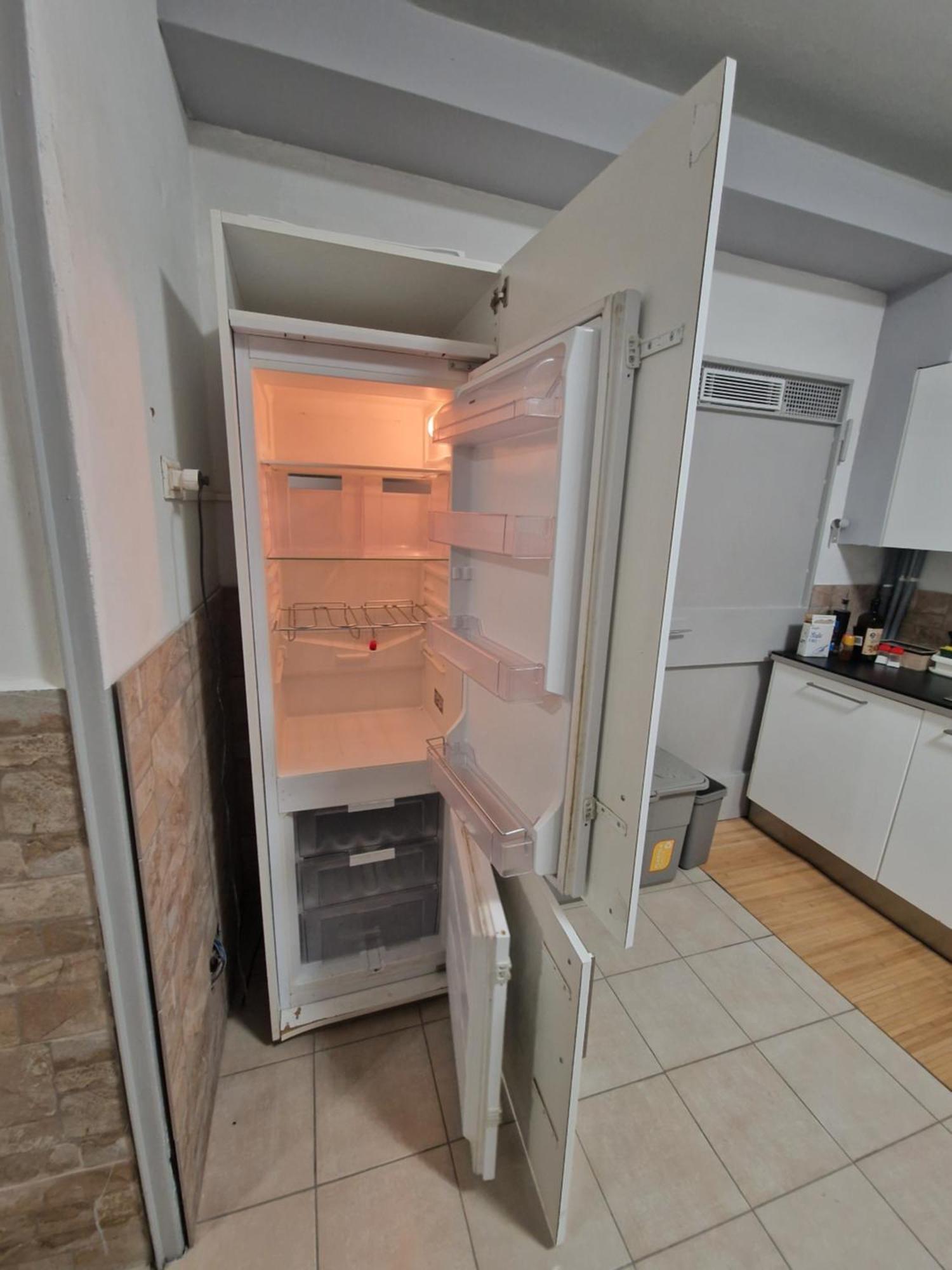 Underground Home Vicino Metropolitana Comasina Кормано Екстериор снимка