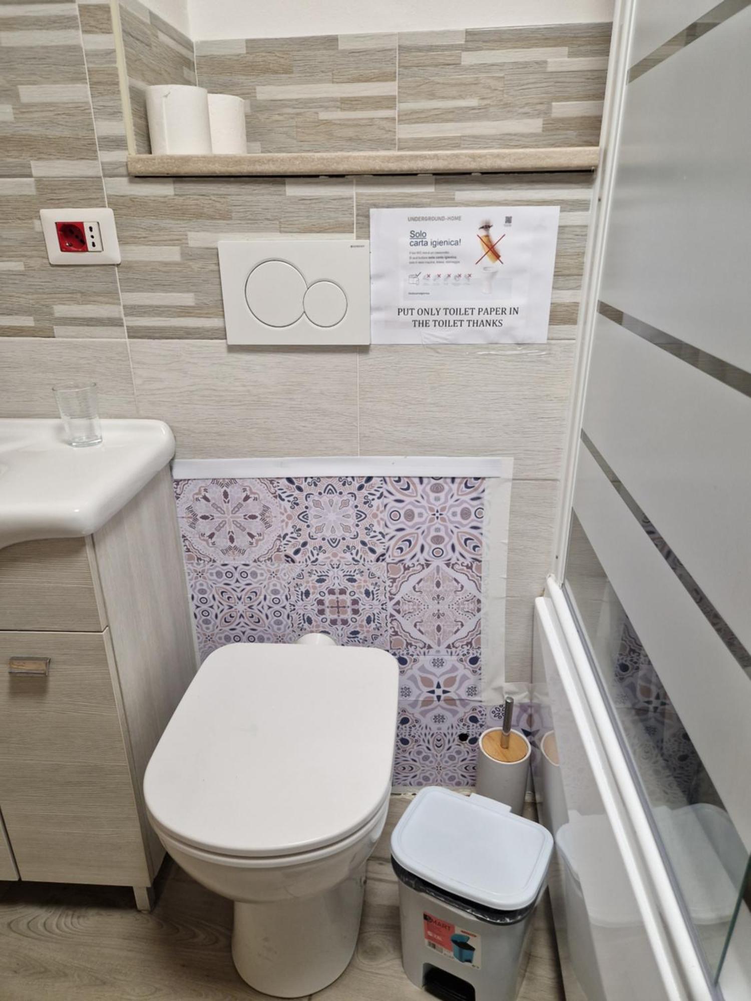 Underground Home Vicino Metropolitana Comasina Кормано Екстериор снимка