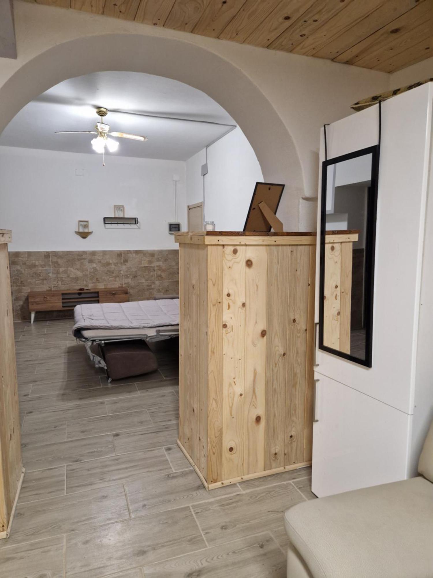 Underground Home Vicino Metropolitana Comasina Кормано Екстериор снимка