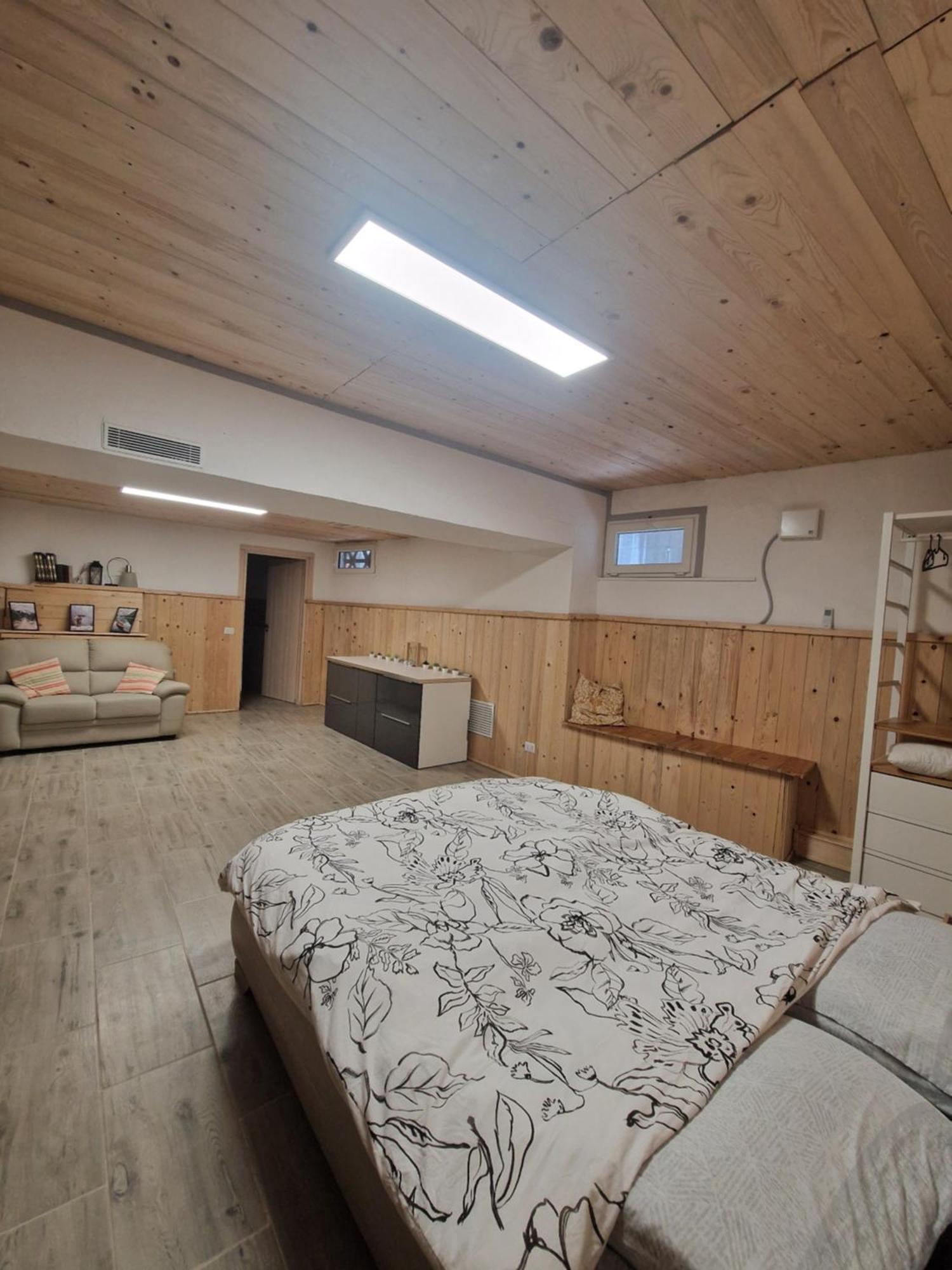Underground Home Vicino Metropolitana Comasina Кормано Екстериор снимка