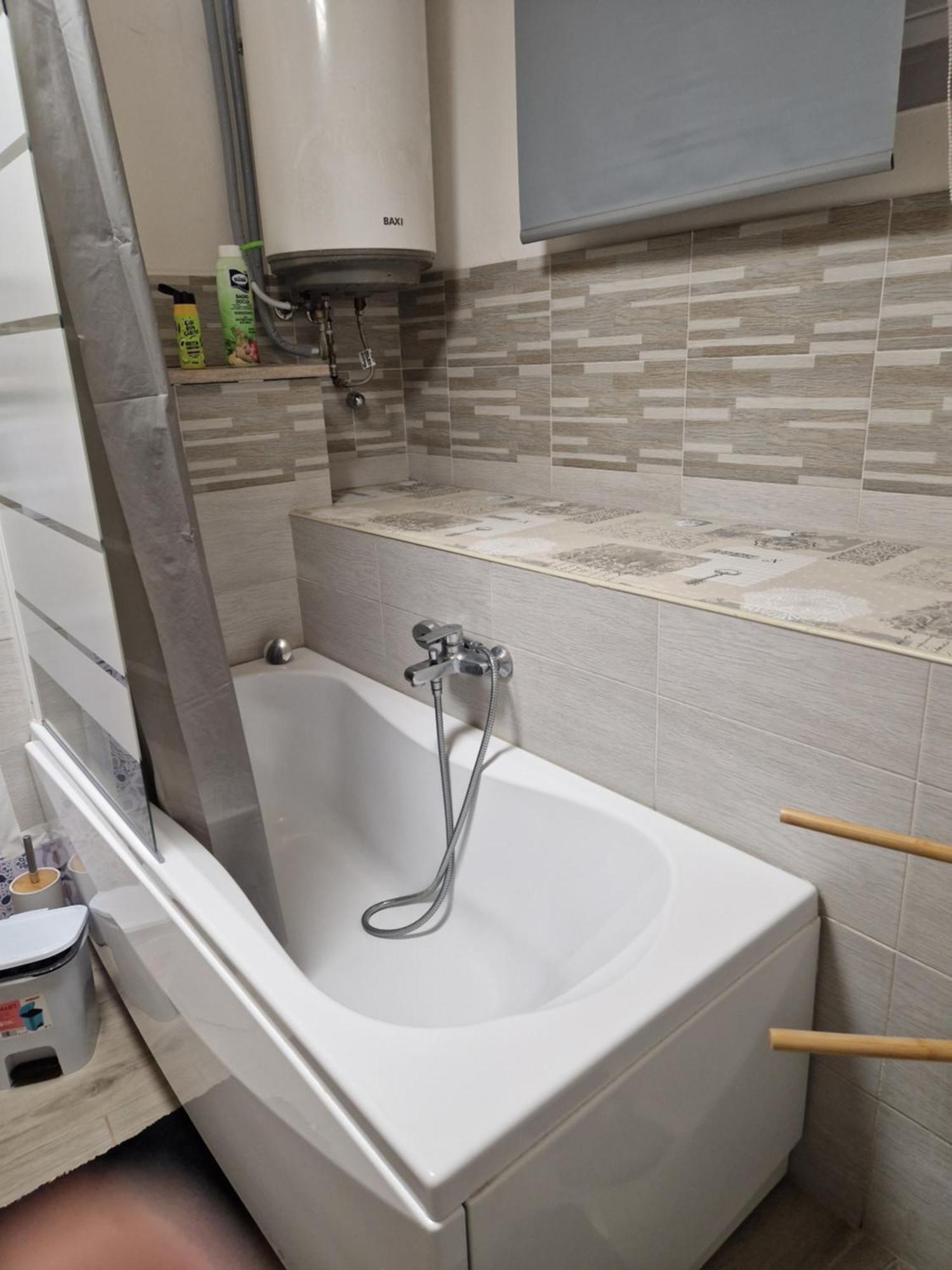 Underground Home Vicino Metropolitana Comasina Кормано Екстериор снимка